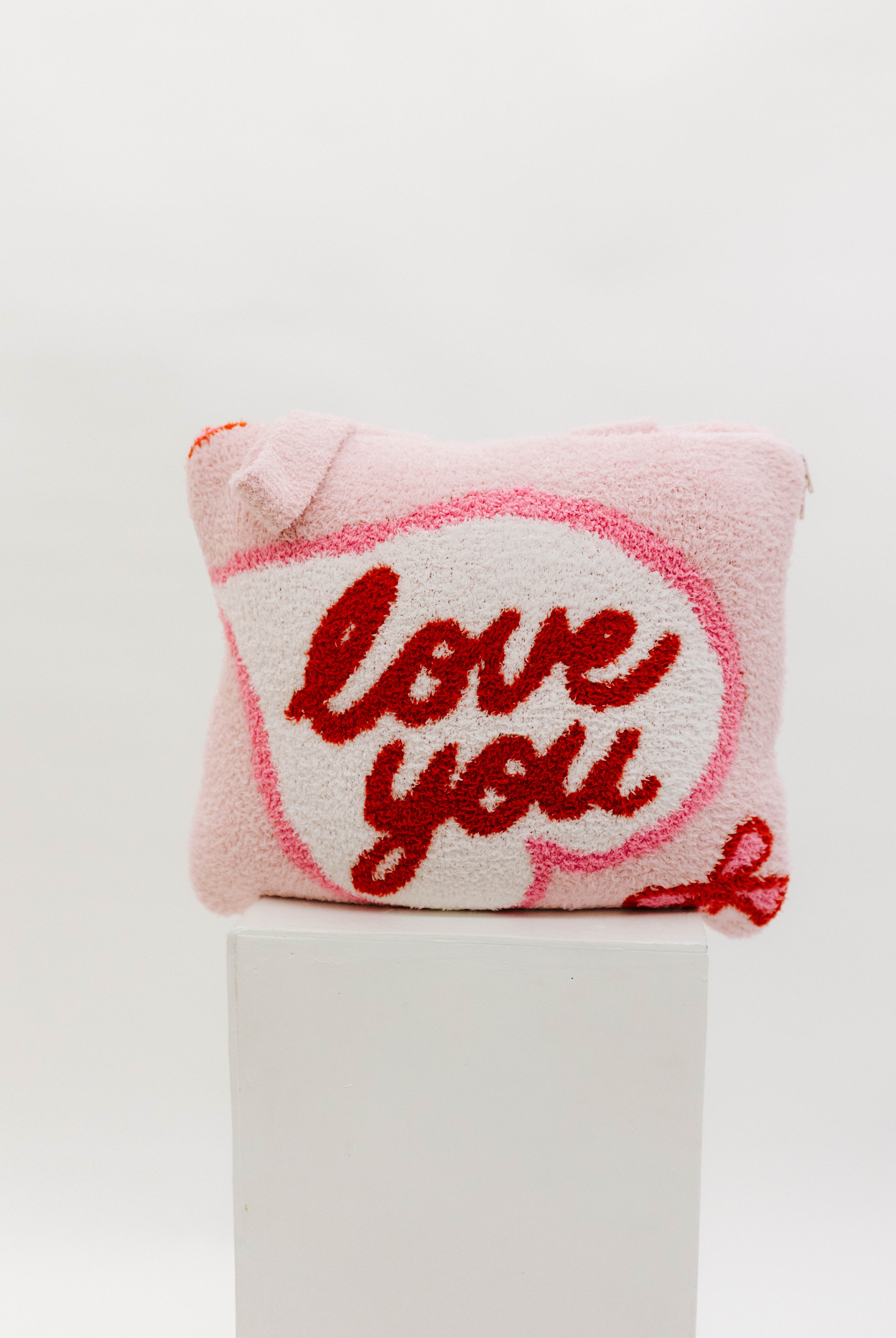 Love you quillow front on a pedestal