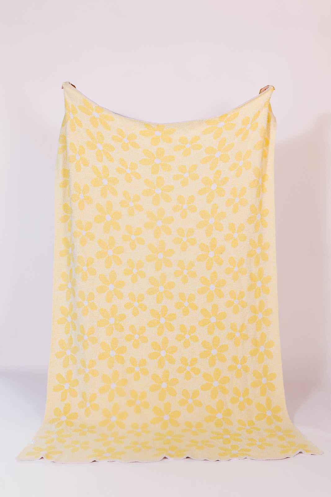 back of the floral raised daisy blanket