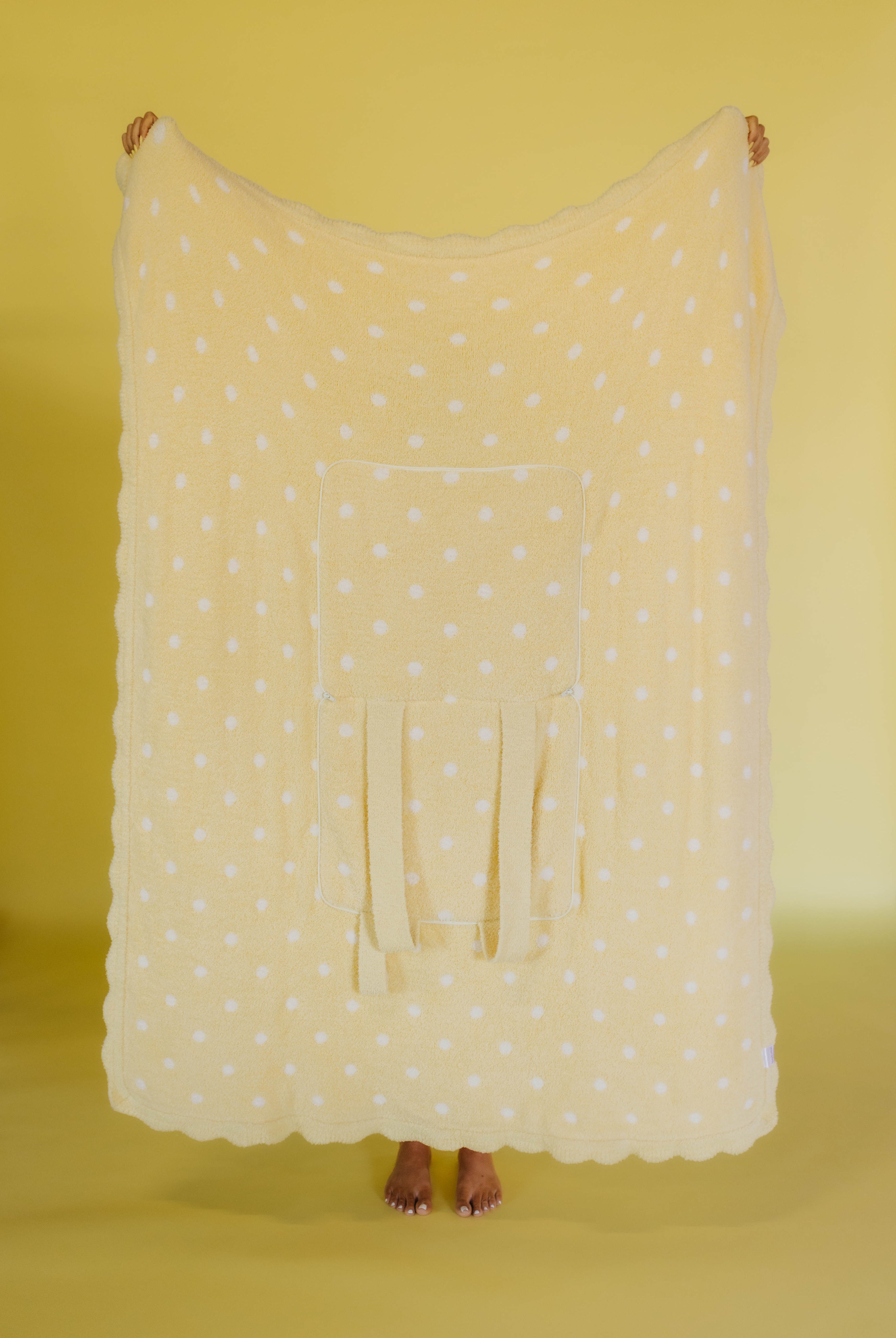 yellow side of the yellow polka dot quillow