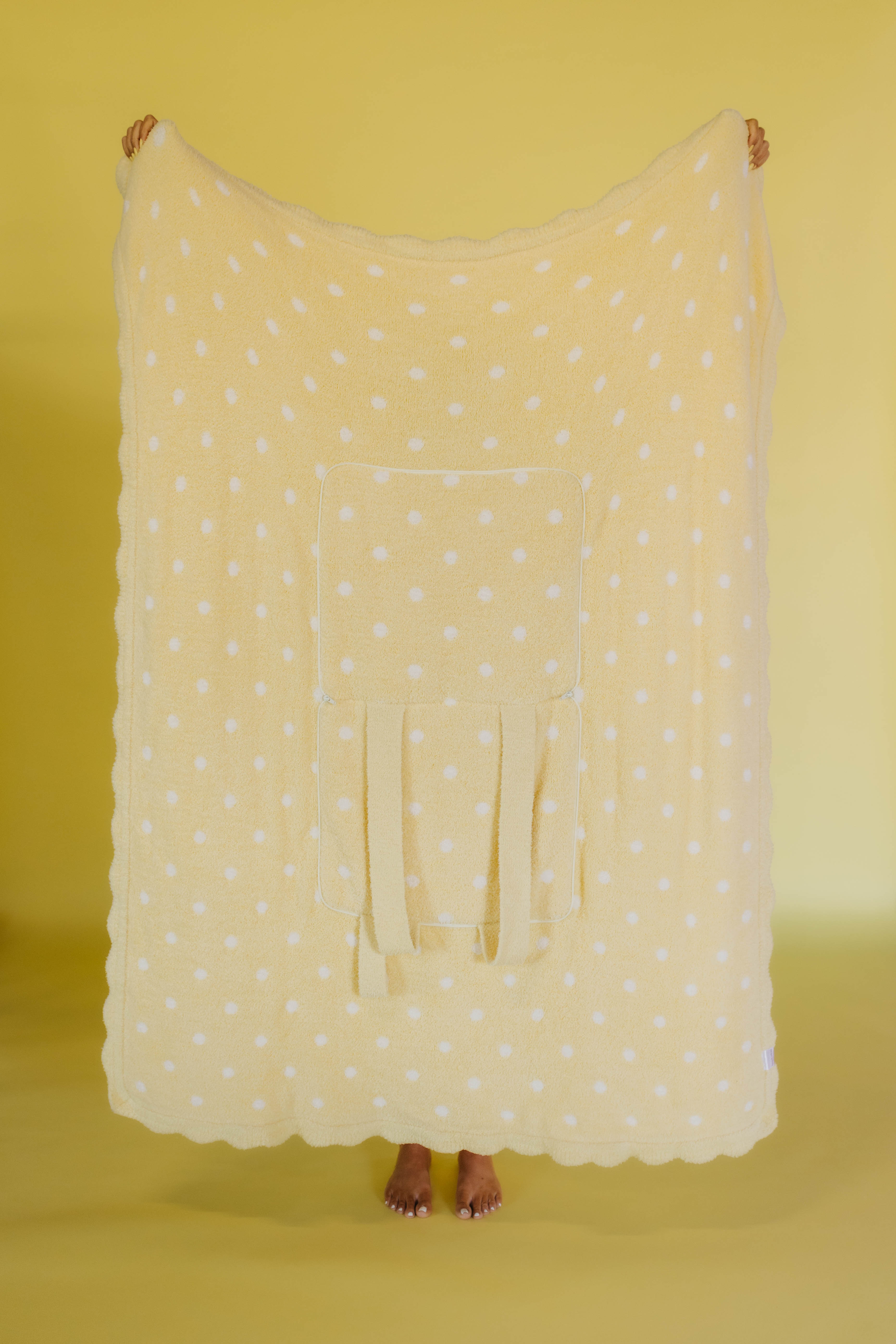 yellow side of the yellow polka dot quillow