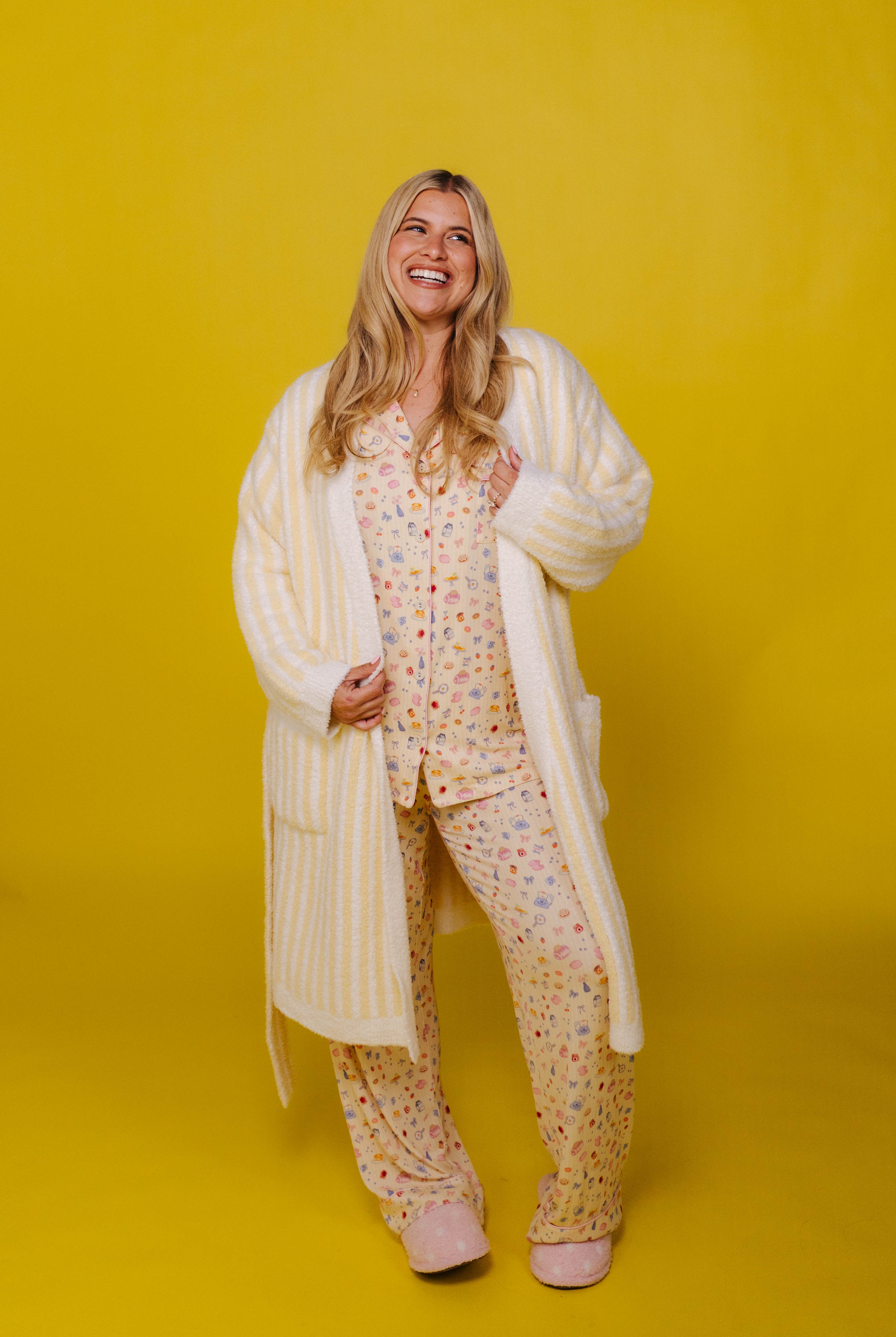 Ens in the yellow striped robe