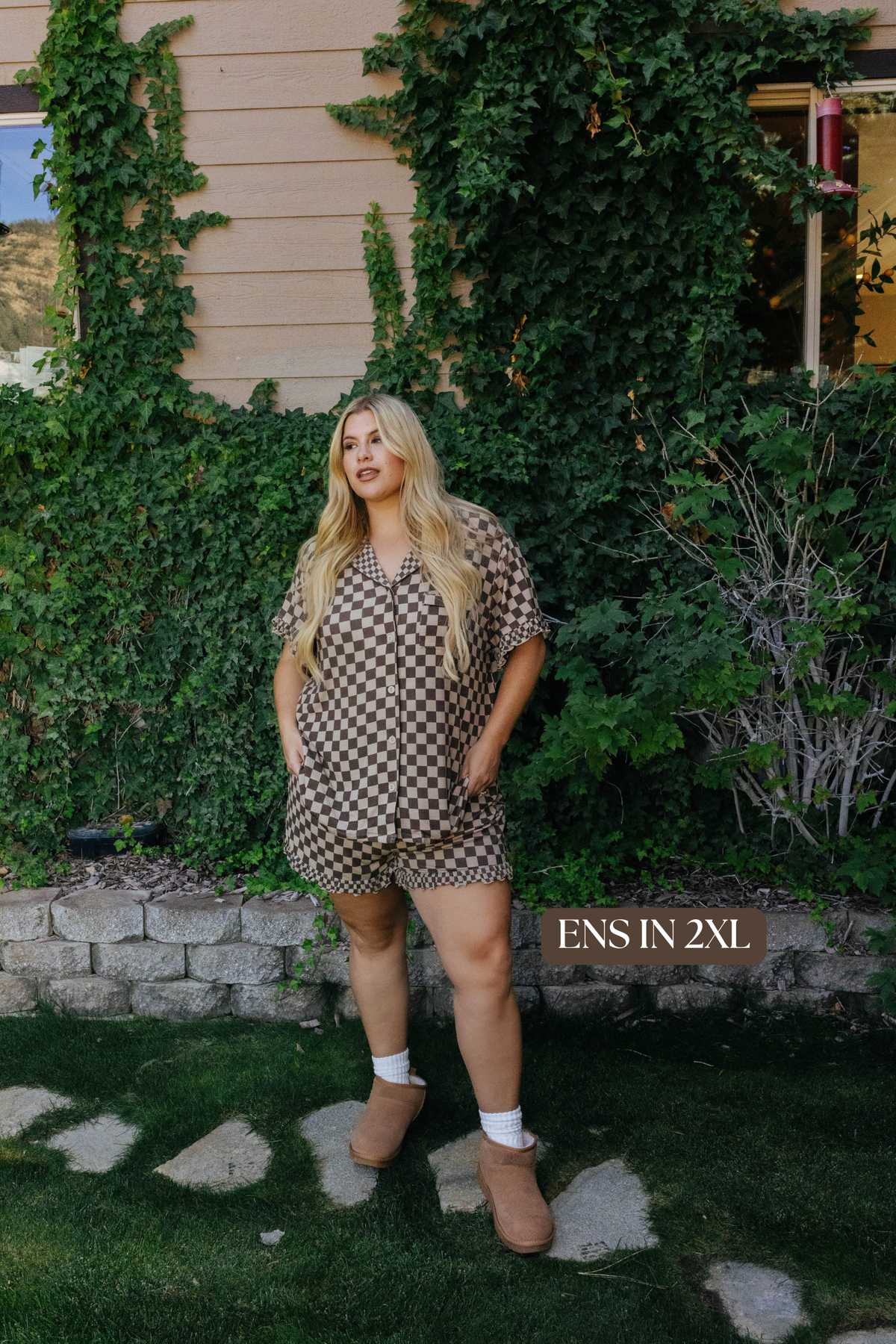 Sizing photo: Ens in 2XL wearing brown check pajama set.