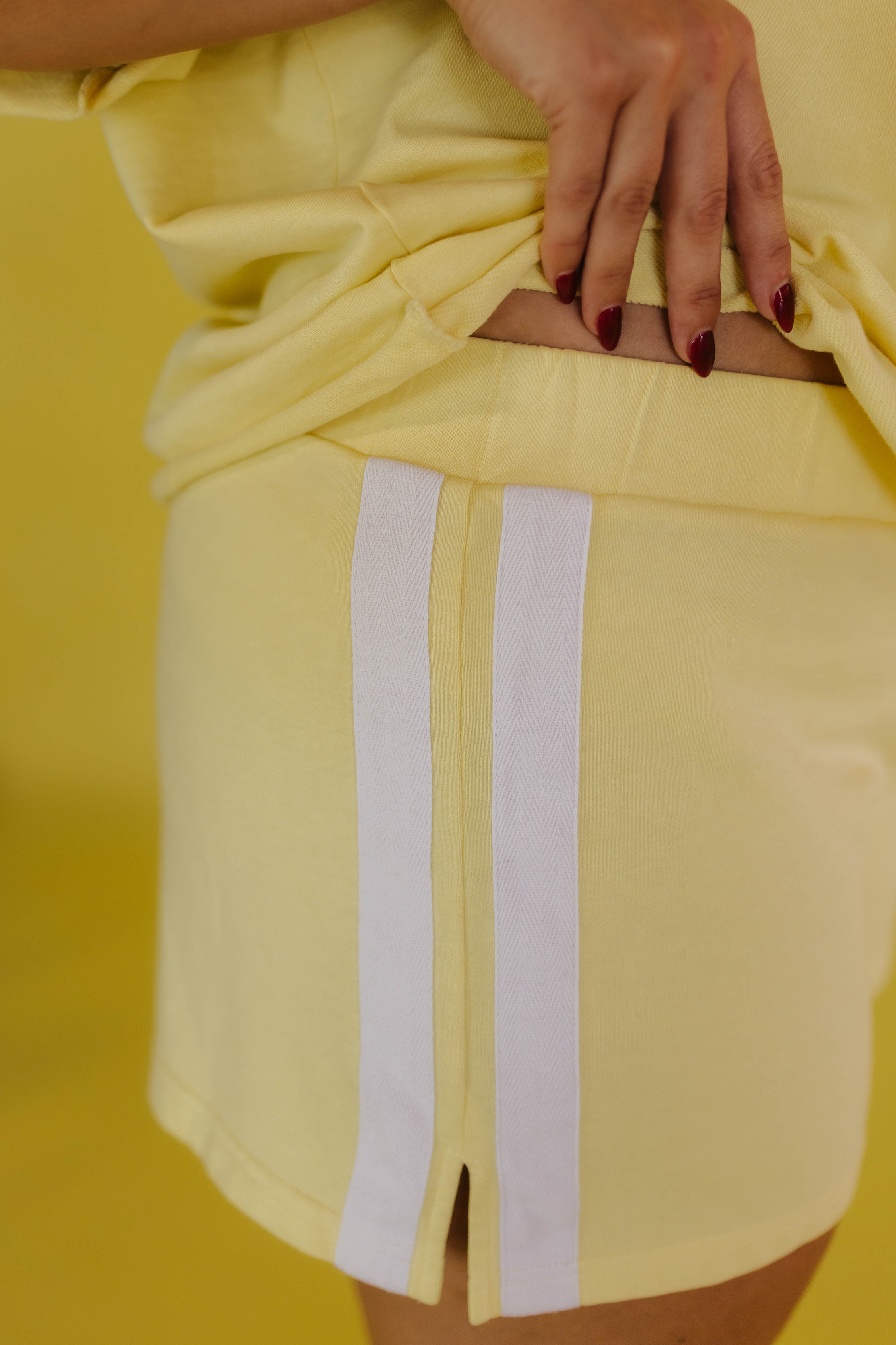 Showing the white stripe detailing on the side 