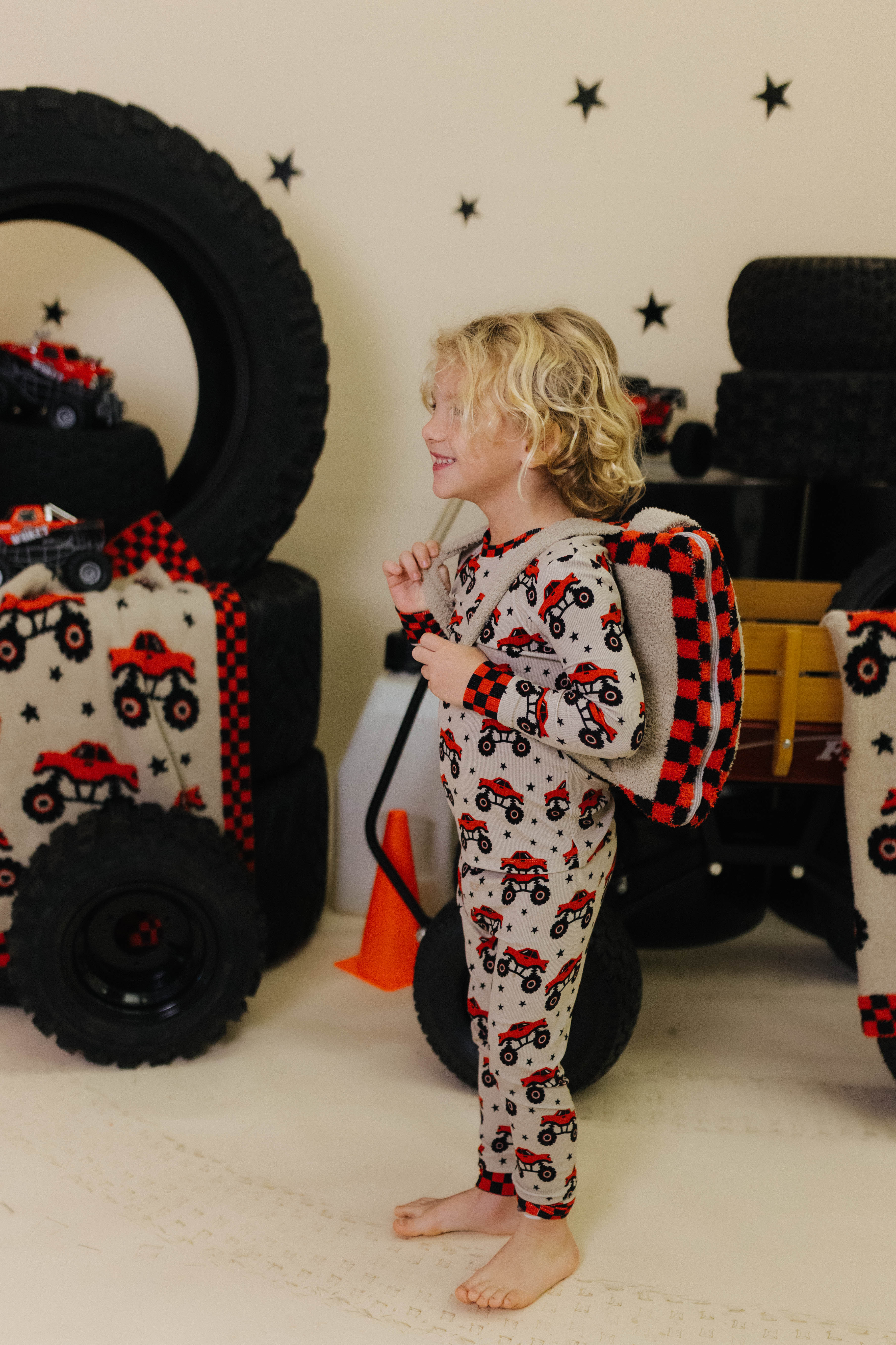 Another angle of Kamp wearing the quillow on his back
