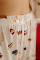 short close up showing white bow detail