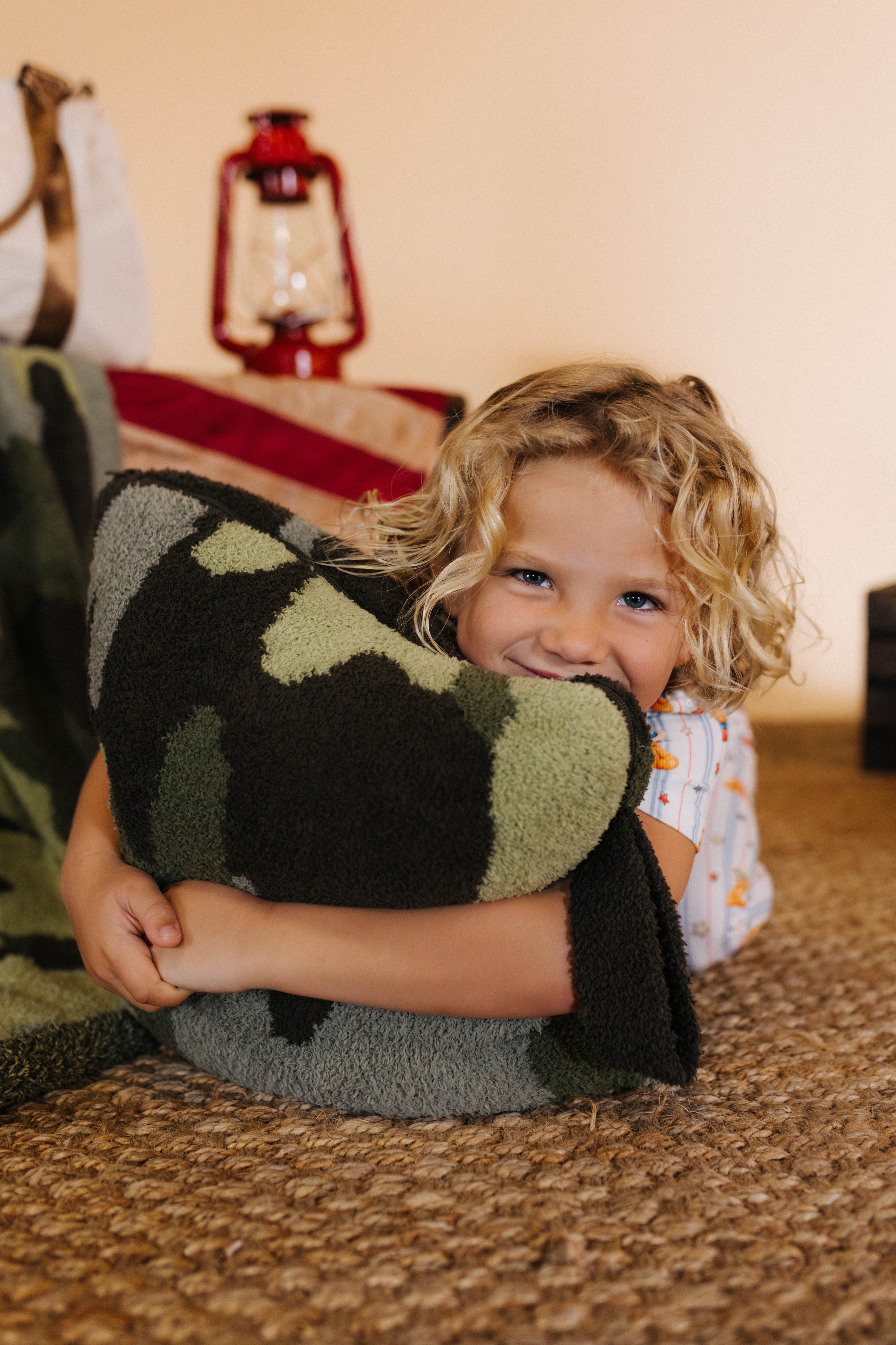 Kamp snuggling with the quillow