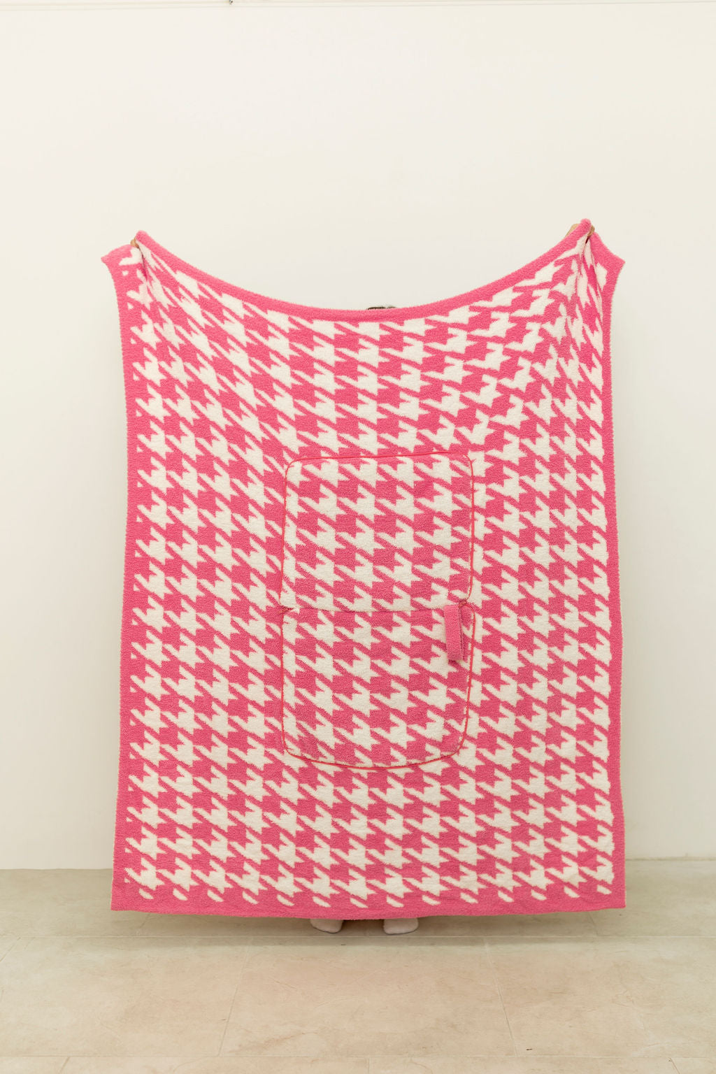 Pink Houndstooth Quillow