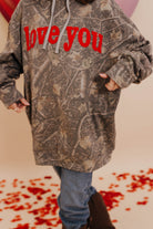 Closer pic of the camo detailing and the love you print